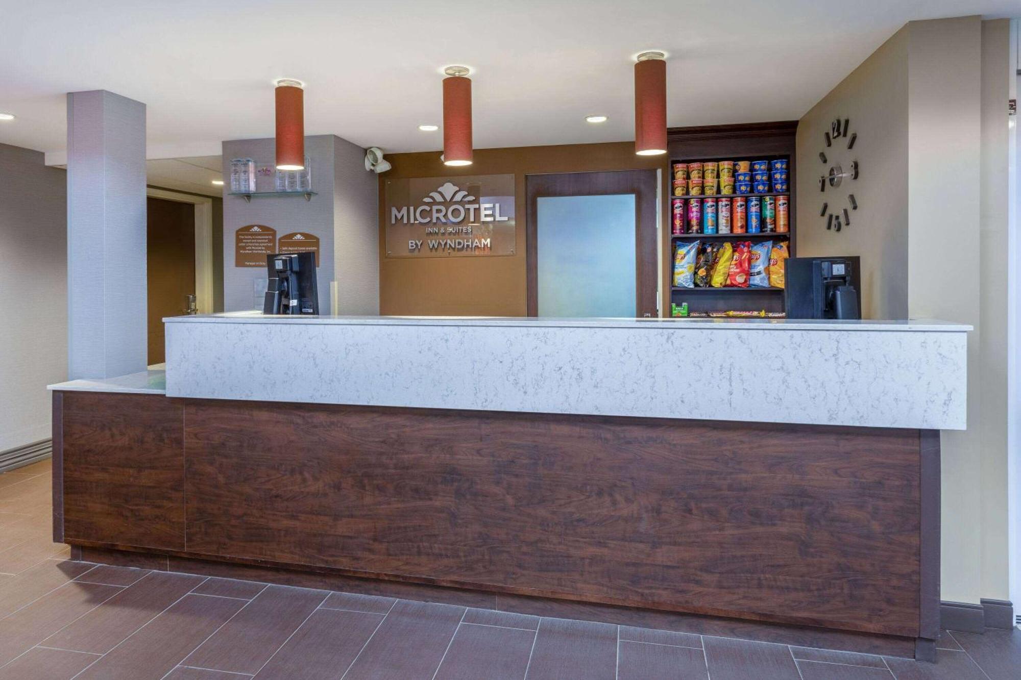 Microtel Inn & Suites By Wyndham - Timmins Extérieur photo