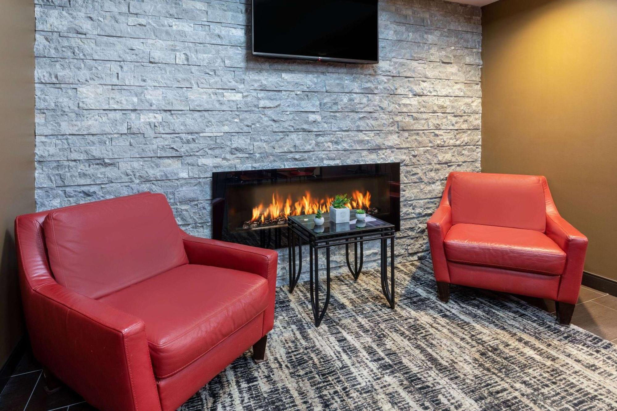 Microtel Inn & Suites By Wyndham - Timmins Extérieur photo
